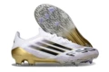 With shoelaces platinum