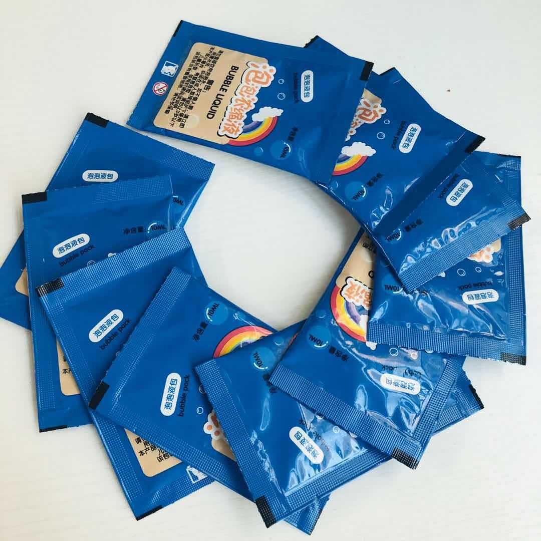 Colorful bubble water wholesale children blowing bubble camera refill bubble night concentrate bag manufacturers wholesale