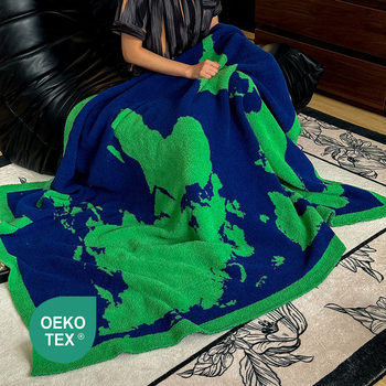Scandinavian Style Winter Velvet Throw Blanket Bed Blanket World Map Jacquard Knitted Blanket Sofa Leisure Blanket with Towel