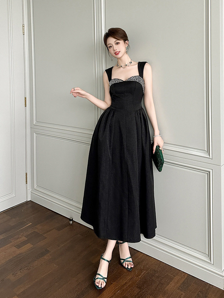 Đầm maxi nữ thắt eo cổ V dáng xòe tay dây bản — [Màu đen]