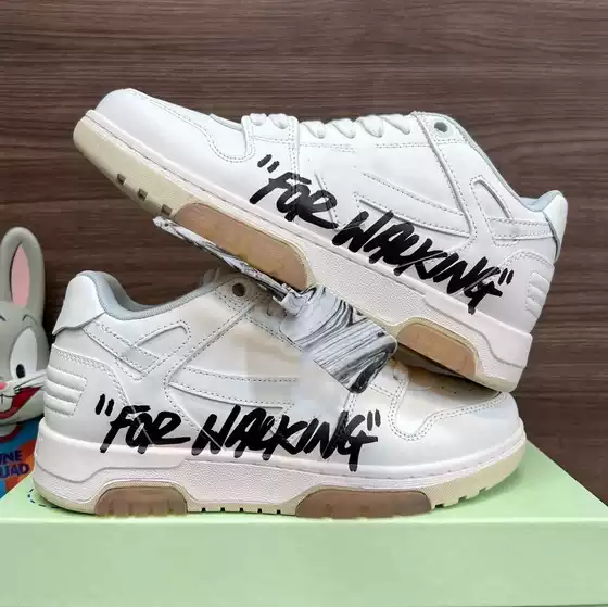High-End of Collaboration Sneakers with Black and White Arrow Design, Unisex Skate Shoes, Comfortable Casual Trendy Shoes, Versatile Sports and Commuting Shoes