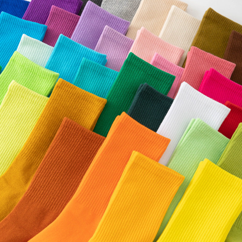 ถุงเท้าถุงน่องสตรี INS เทรนด์สไตล์เกาหลีสีลูกกวาดเรียบง่ายสี...