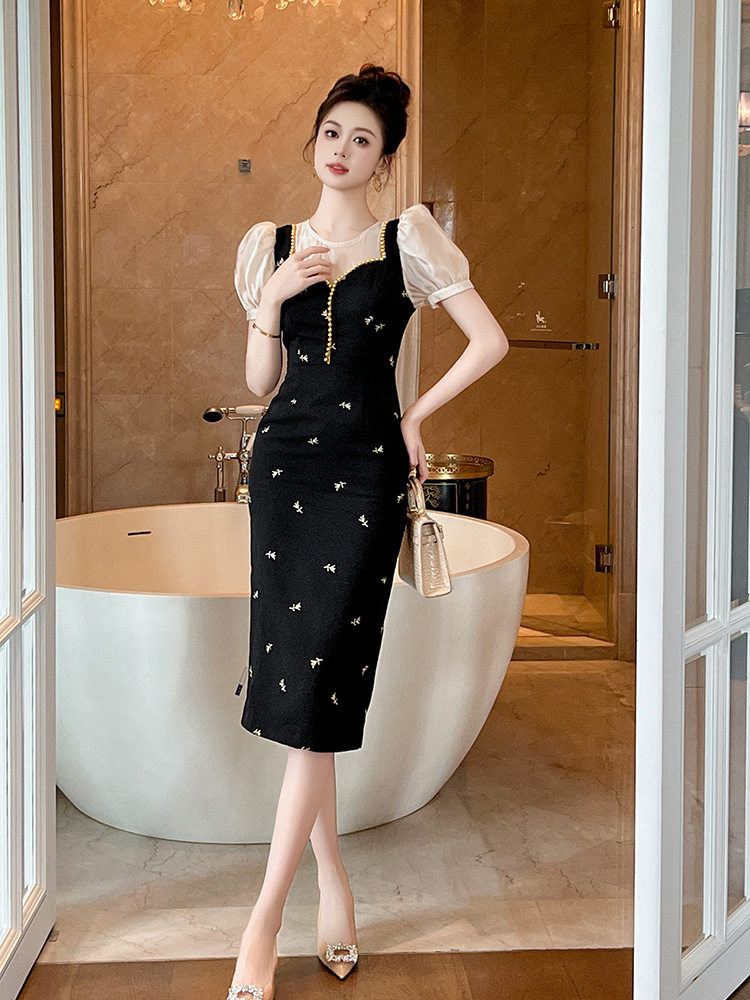 Đầm ôm body nữ cổ tròn tay bồng phong cách Pháp — [Đen]