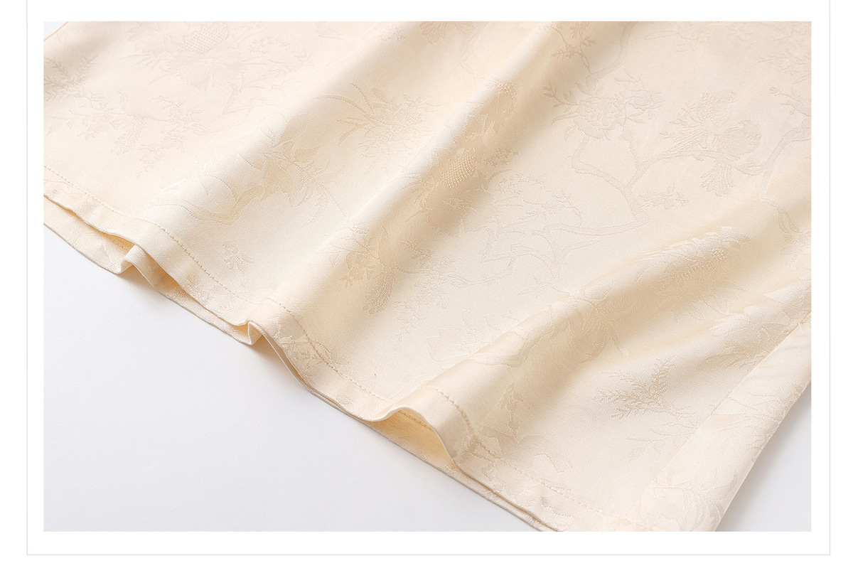 Set ba món nữ gồm áo hai dây thêu, áo khoác cardigan và quần dài — dây đeo, quần, áo khoác
