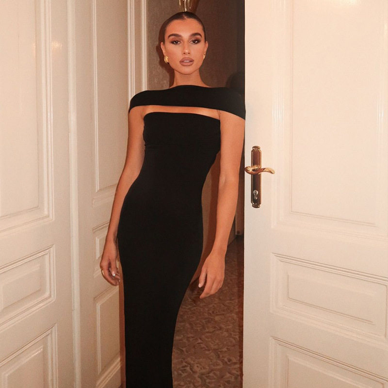 Off Shoulder Bodycon Dress Solid Color Backless Design Elegant Fit Perfect for Parties and Special Occasions