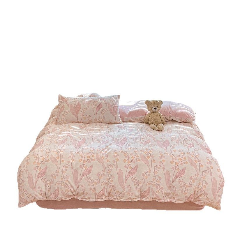 Class a High Weight Carved Milk Velvet Four-Piece Set Thickeneded Warm Coral Velvet Winter Fleece-Lined Flannel Quilt Cover