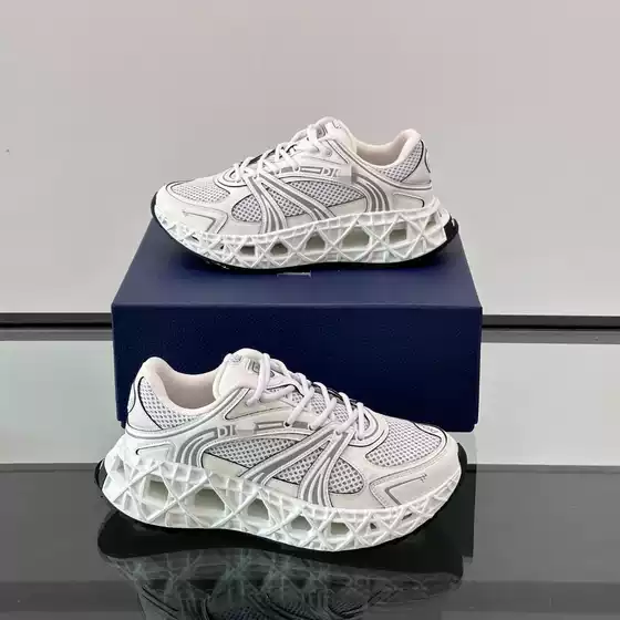 Wholesale Spring New European Style B35 Men's Fashion Sneakers, Thick-Soled Height-Increasing Casual Sports Walking Shoes