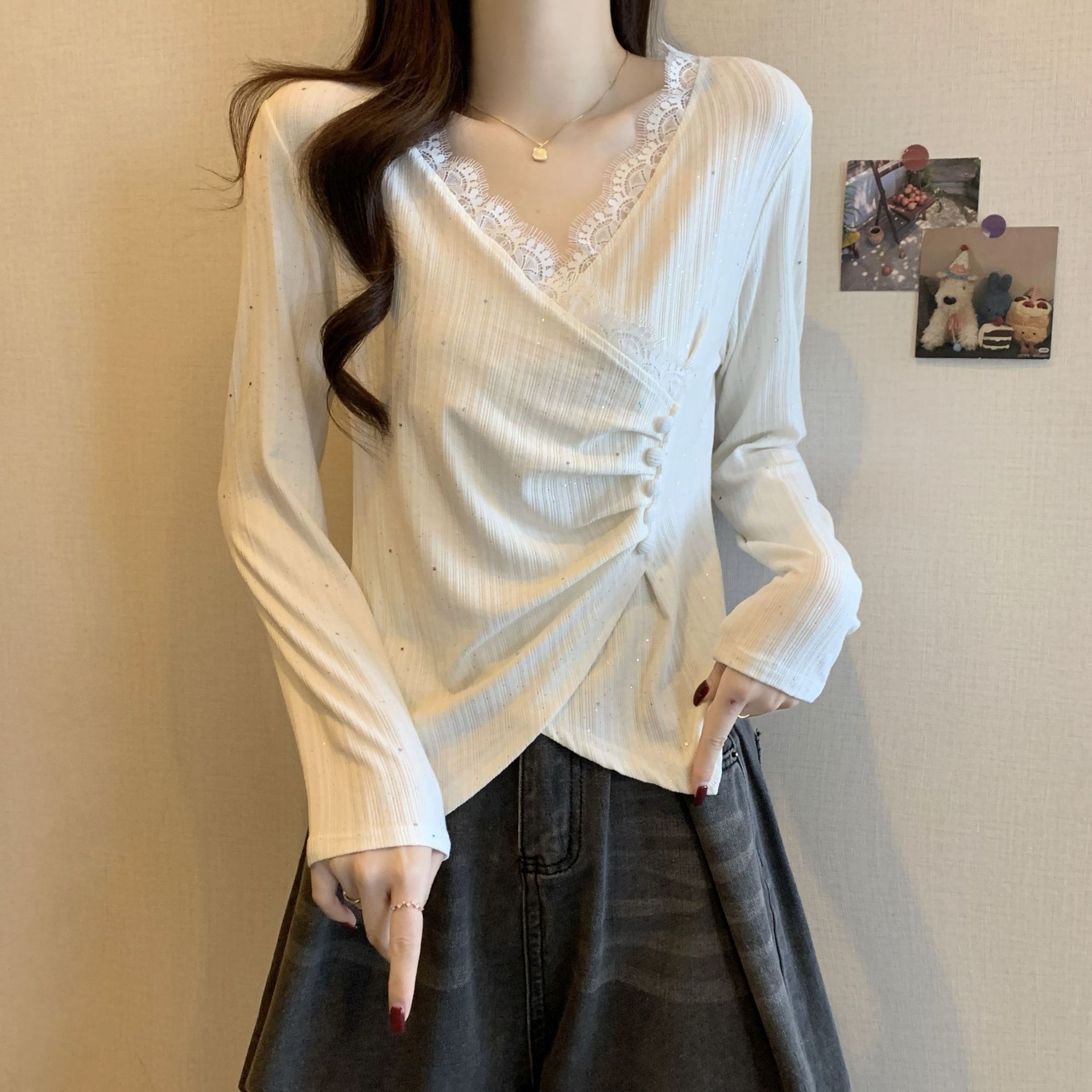 Plus Size Lace Patchwork Sequin V Neck Long Sleeve T Shirt Loose Fit Irregular Hem Spring Fashion Wholesale Available