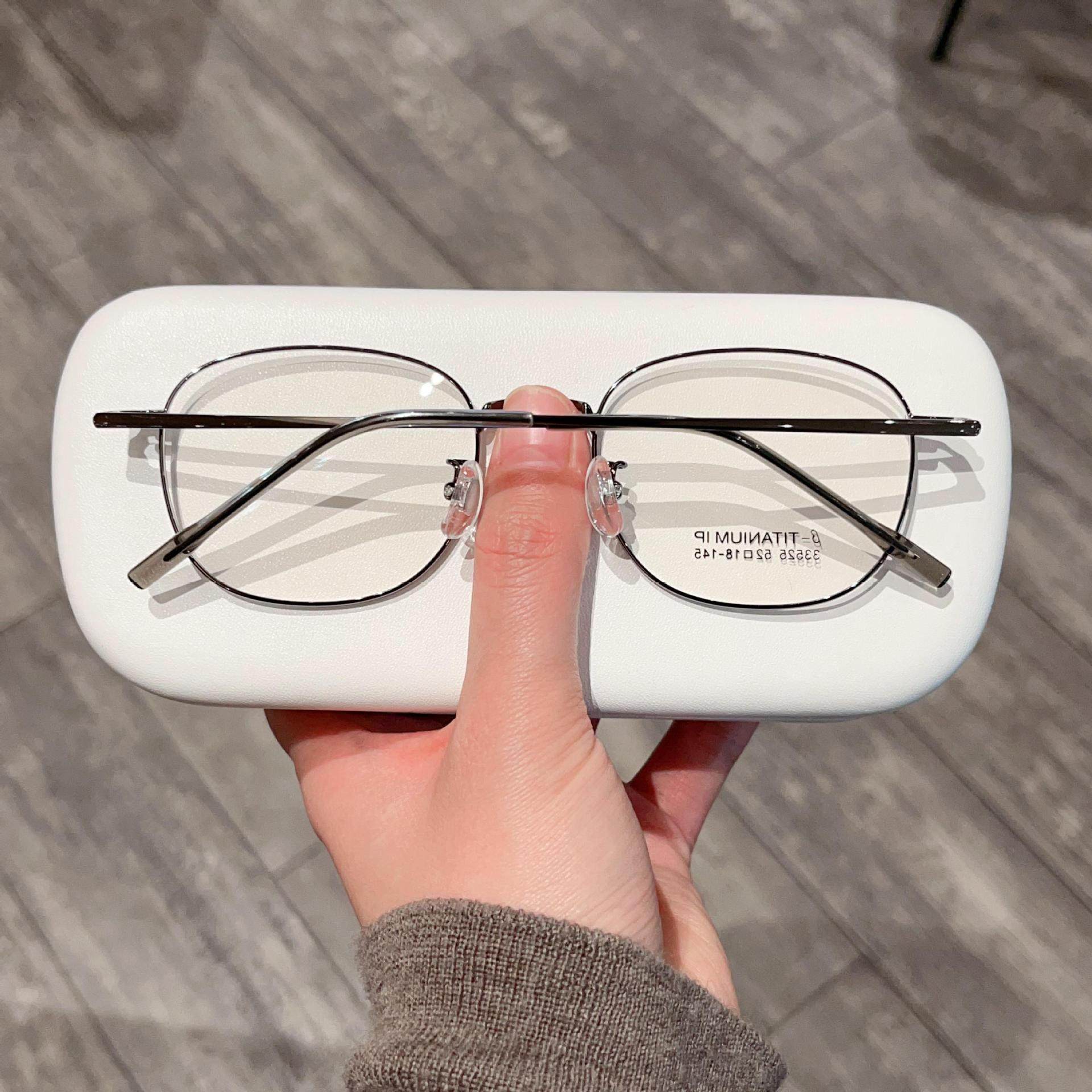 New Ultra-Light Internet Celebrity Non-Magnetic Metal Retro Round Frame Glasses Frame for Women Without Makeup, Which Can Be Equipped with Prescription Glasses Frames