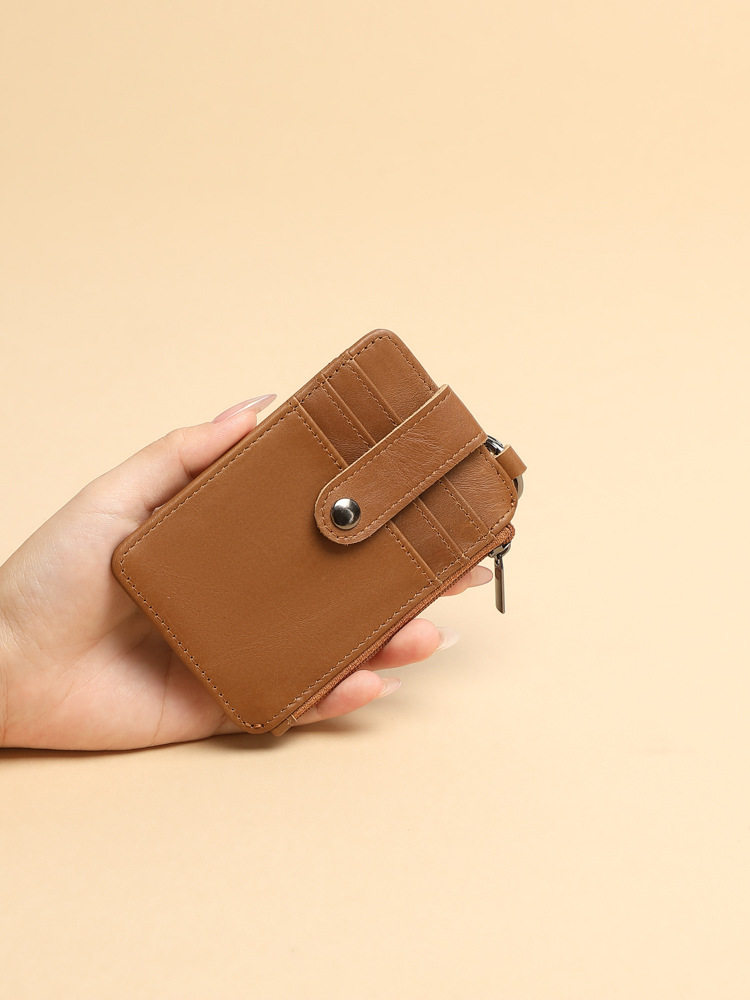 Cross-Border Popular First-Layer Cowhide Work Id Card Holder with Double Pockets and Snap Button Design, New Badge Card Holder from the Source Manufacturer