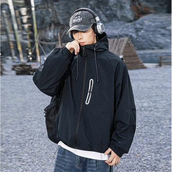 2025 Autumn New Outdoor Loose Soft Shell Jacket Reflective Strip Mountaineering Jacket Jacket for Men and Women