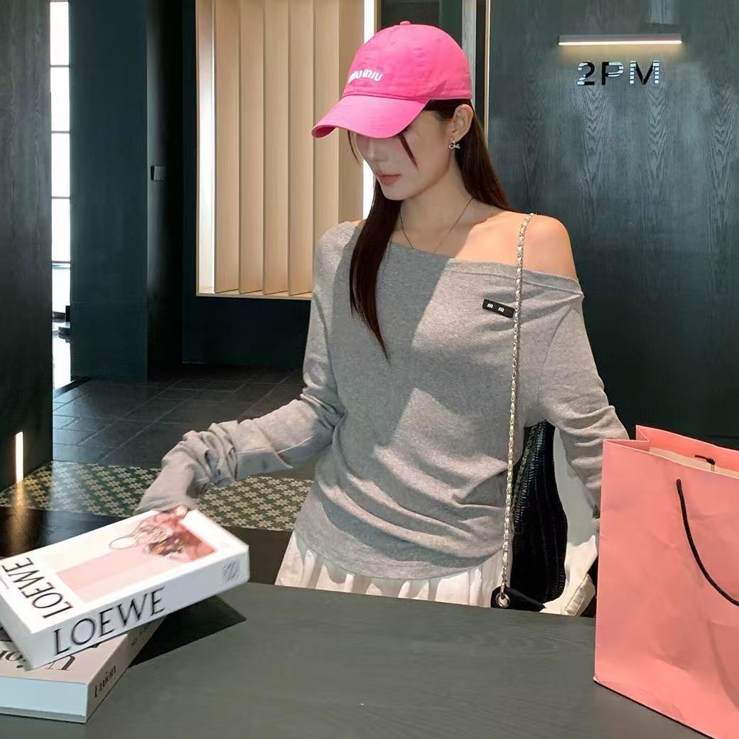 Spot miumiu home с односложным воротником, приталенная универсальная летняя и осенняя футболка с длинными рукавами для женщин Изображение 1