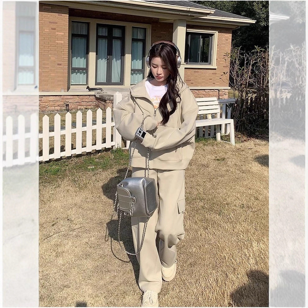 Plus-Size Autumn Stylish Age-Reducing Sweatshirt Casual Sports Suit for Women, Fashionable Slimming Two-Piece Set for Curvy Women 1.0-150kg