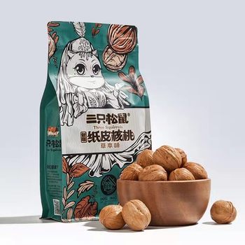 Three Squirrels herbal flavor paper walnut 180g Xinjiang walnut healthy snacks fried nuts bag