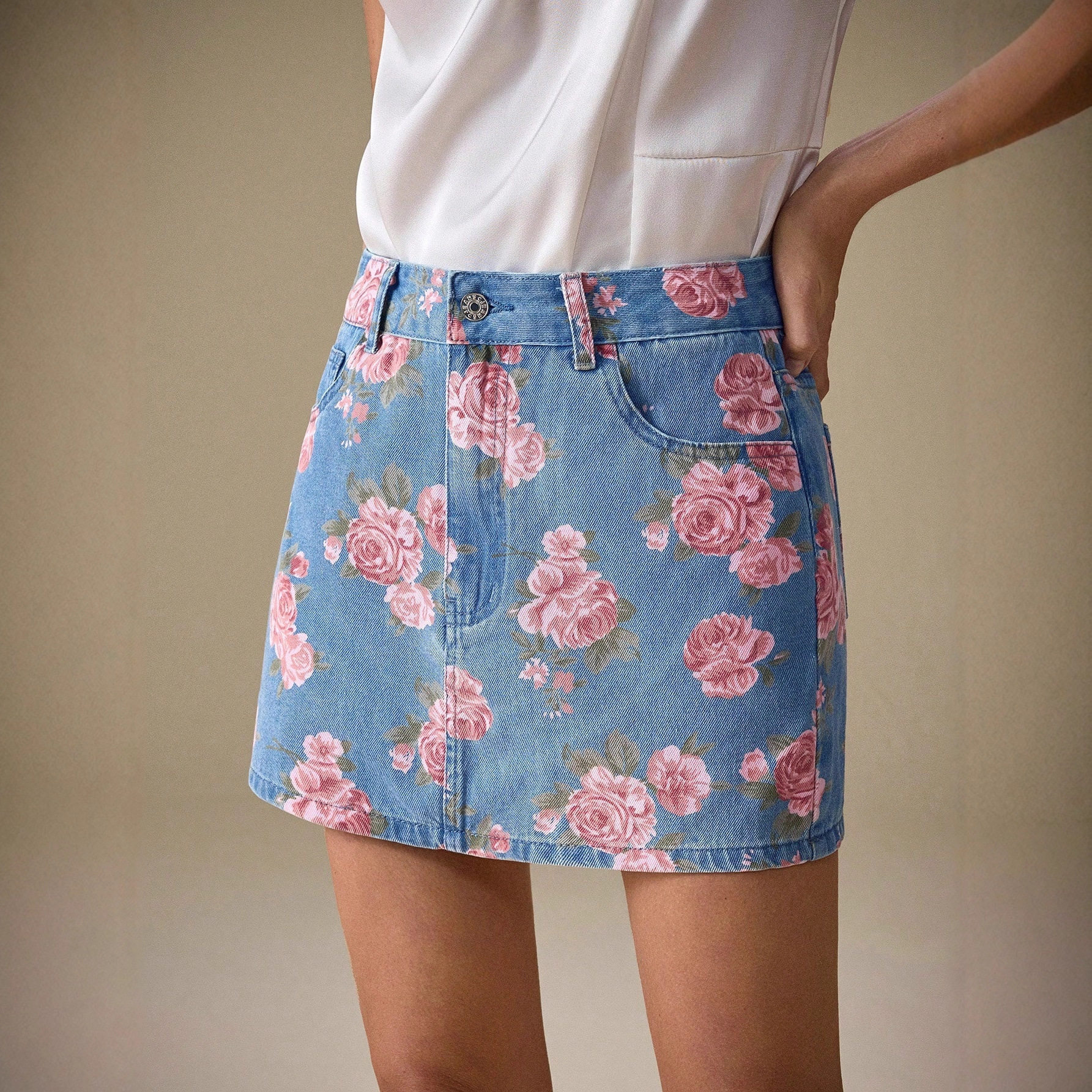 Floral Print Denim Mini Skirt Casual Style Versatile Design Fashionable Rose Pattern Perfect for Spring Summer
