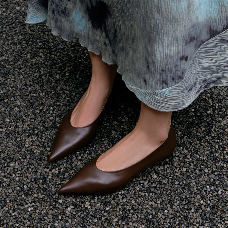 Giày cao gót nữ mũi nhọn gót thô 3cm da bò thật, giày slip-on thanh lịch dễ phối đồ — Chu Guli, Màu trà sữa, màu xanh mờ