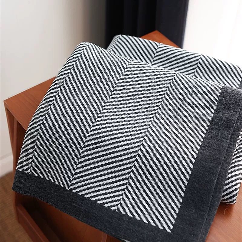 Air-conditioning Blanket Office First Class Airplane Blanket Car Nap Aviation German Sofa Blanket Cover Blanket Light Luxury Blanket