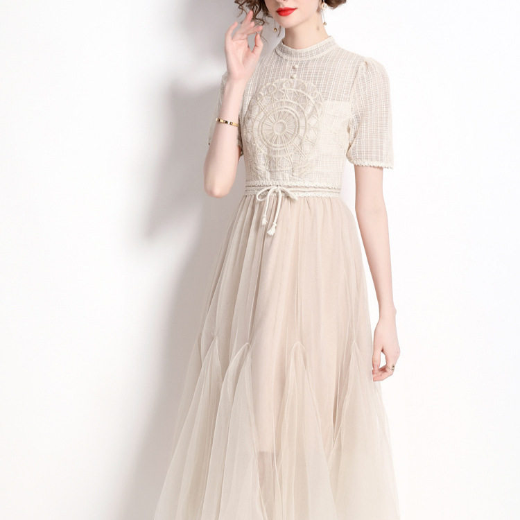 French Vintage Court Style Dress Heavy Embroidery Hollow Lace Round Neck Waist Defining Tulle Skirt Elegant