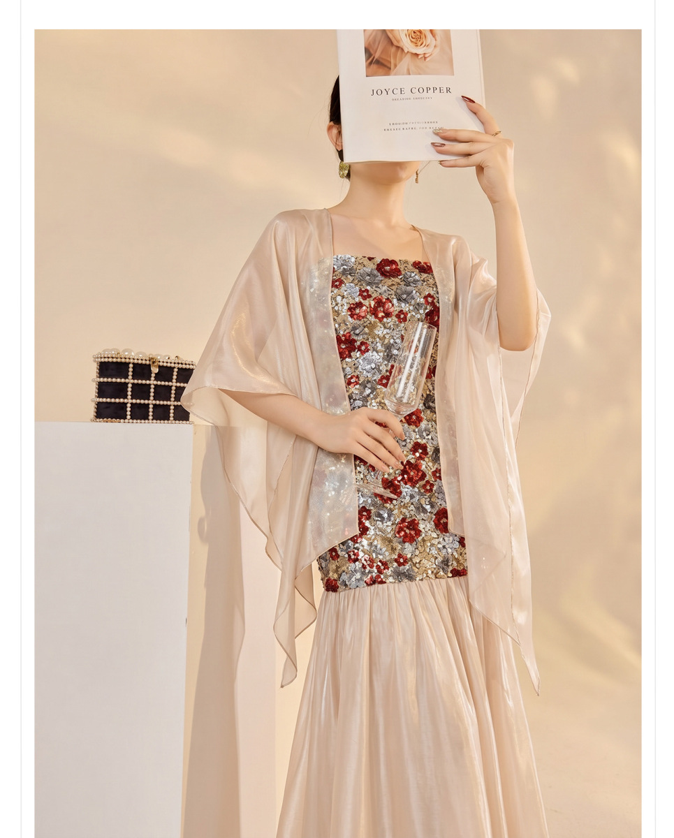 Bộ đầm hai dây thêu hoa kèm khăn choàng cardigan dáng dài — Khăn choàng màu be (giao hàng trong 7 ngày), Váy hai dây (giao hàng trong 7 ngày), Váy hai dây (giao hàng trong ngày), Bộ sản phẩm (giao hàng trong 7 ngày)