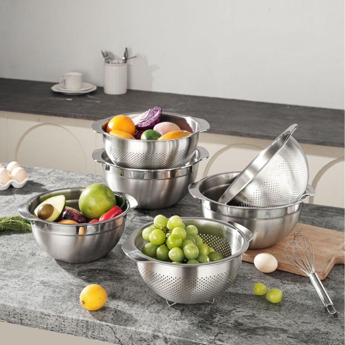 Food-Grade 304 Stainless Steel Basin Set, Thickened for Home Kitchen Use, Suitable for Beating Eggs, Kneading Dough, Washing Vegetables, Draining, and Straining Soup