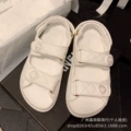 White round buckle