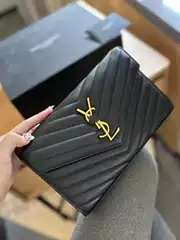 New High-End Niche Women's Handbag with Chain, Versatile Shoulder Bag, Stylish Crossbody Bag for Spring, Suitable for Commuting