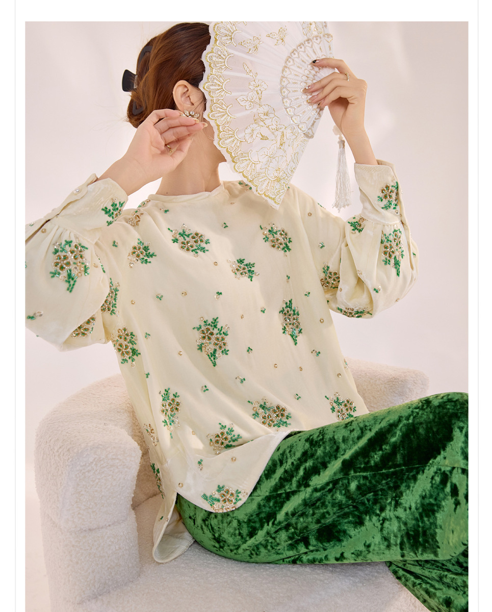 Áo sơ mi nữ cổ tròn tay dài thêu hoa đính cườm — Dương Tây Đỏ (Giao Hàng Ngay), Mực lụa đen (giao hàng trong ngày)