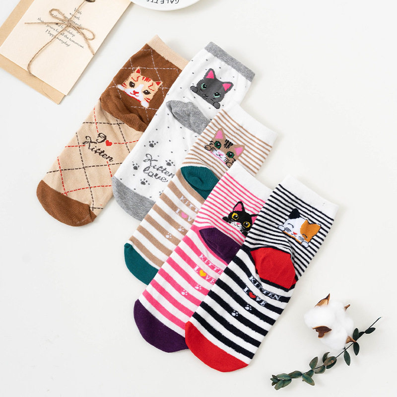 春秋新款卡通直板狗中筒袜棉质袜子女 诸暨厂家批发