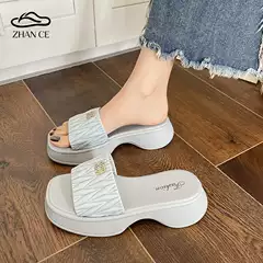 French-Style Stunning Thick-Soled Sandals for Women, Summer Outdoor Wear, Suitable for Pairing with Dresses, Non-Slip Soft Sole, Trendy Street Style, Height-Increasing Slippers