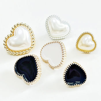 High-End Hand-Sewn Heart-Shaped Large Pearl Dot Oil Plastic Vintage Heart-Shaped Chanel-Style Versatile Buttons