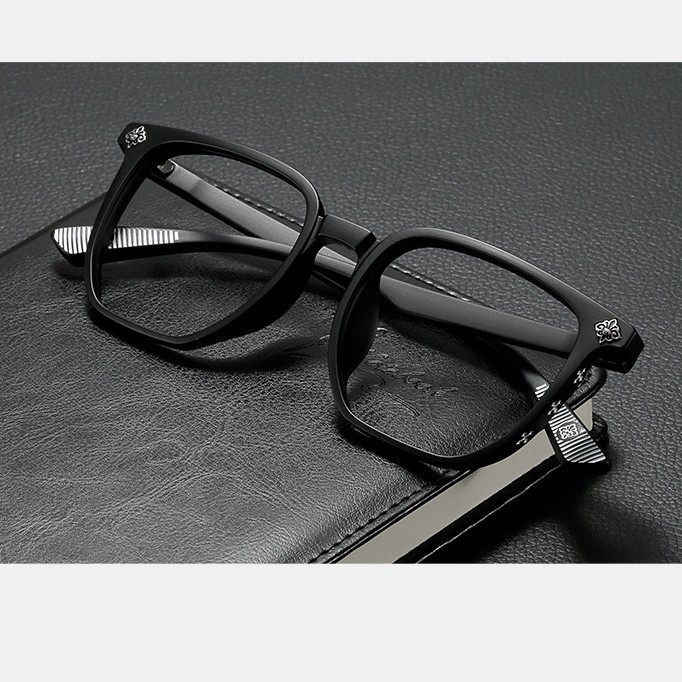New Crow Heart Retro Ultra-Light Anti-Blue Light Glasses Frame Hong Kong Style Men and Women Literary and Artistic Can Be Equipped with Myopia Glasses Frames