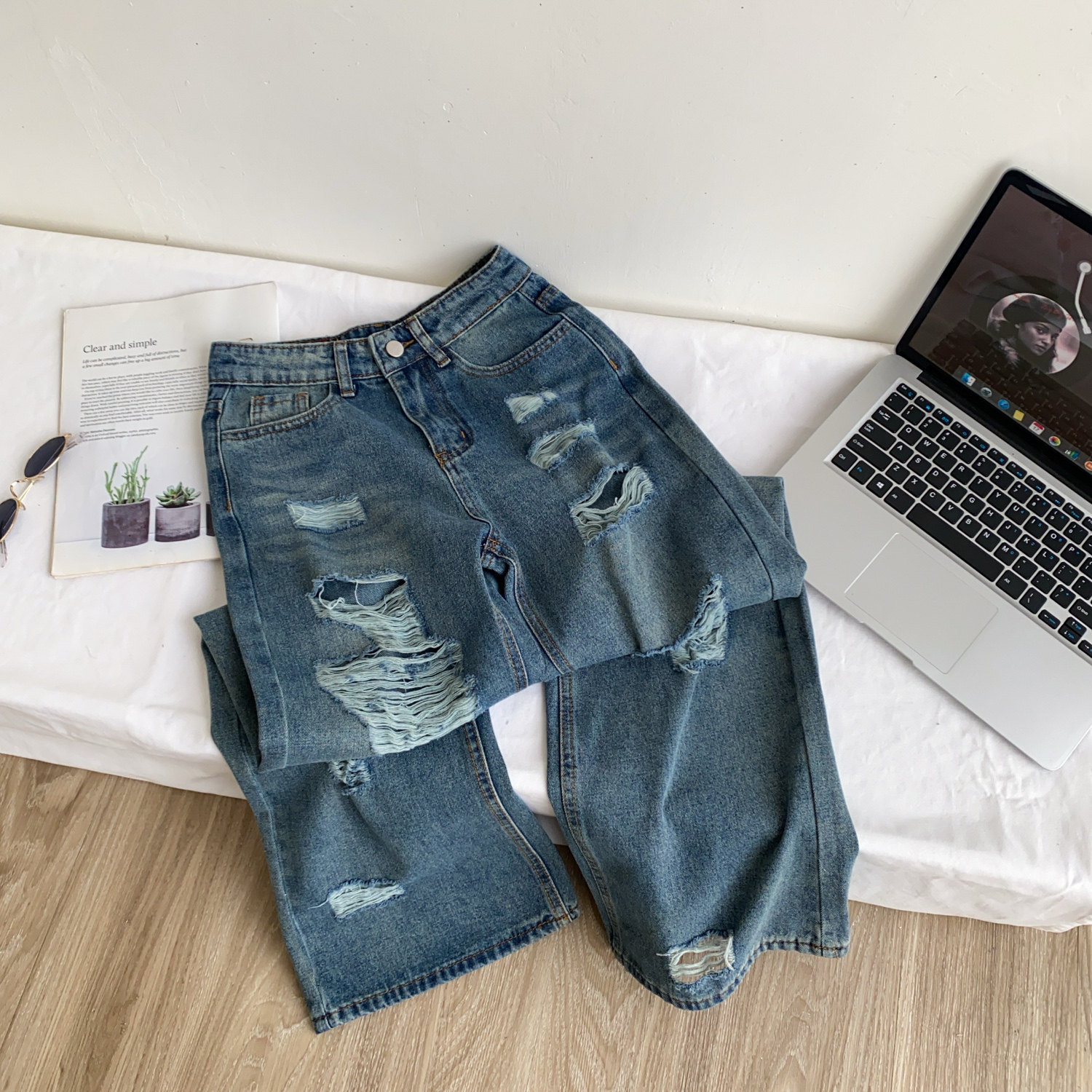 High Waisted Wide Leg Jeans for Women Korean Style Rhinestone Detail Distressed Design Casual Summer Wear Wholesale