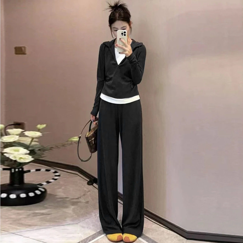 Hooded Fake Two-Piece Sports Suit for Women in Autum New Loose Slimming Look Half-Zip Casual Long-Sleeved Simple Two-Piece Set