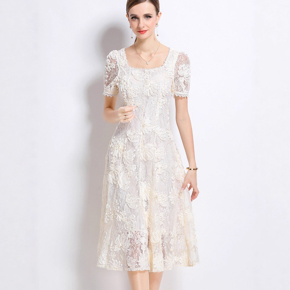 French Elegant Beaded Square Neck Dress High End Fit and Flare Design Embroidered Floral Tulle Long Gown Wholesale