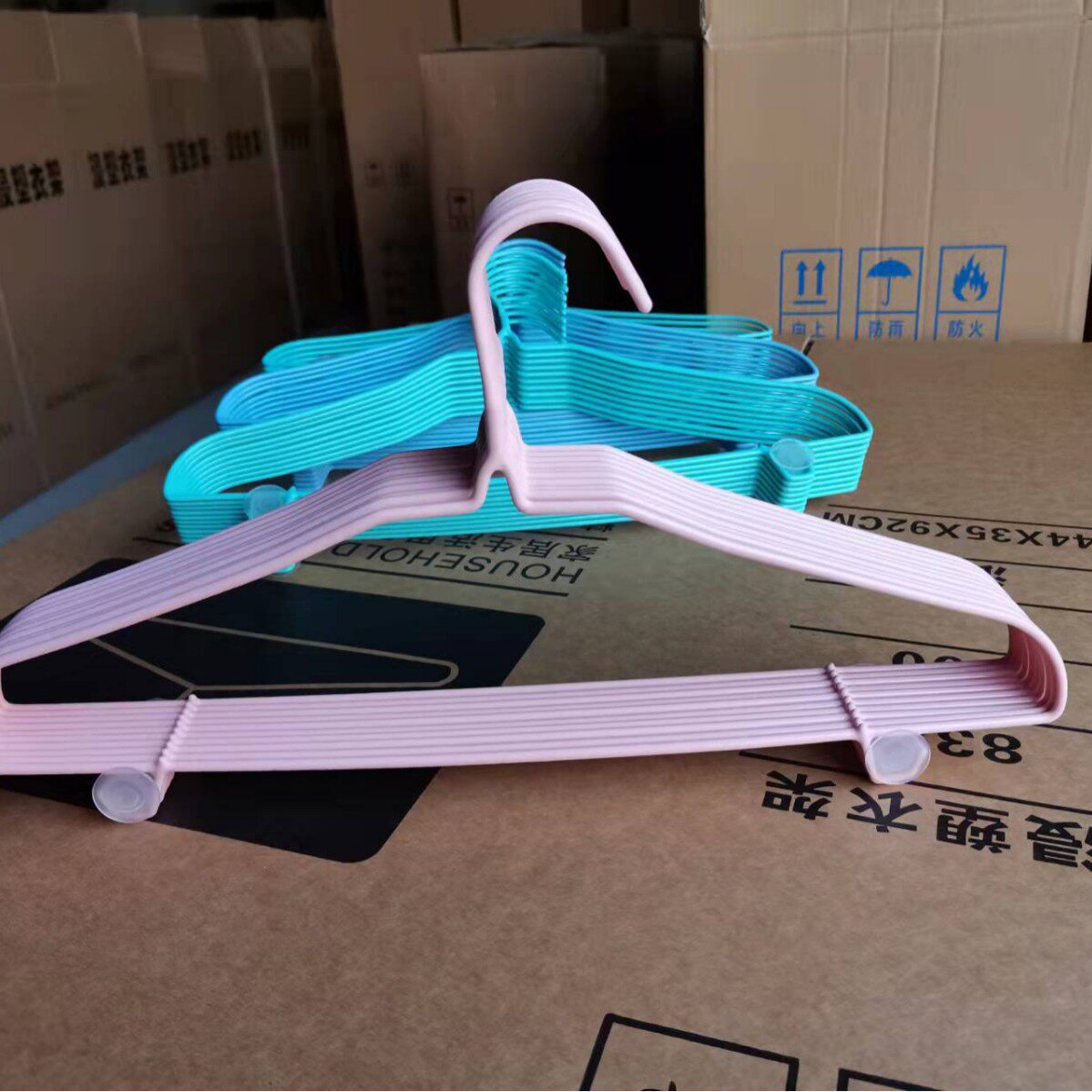 45cm Clothes Hangers with Hooks at the Bottom for Drying Clothes, Available in Various Lengths, Suitable for Both Dry and Wet Use, with Plastic-Coated Wire for Closet Organization