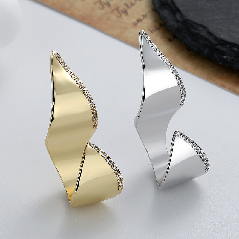 Japanese and Korean fashion exaggerated personality irregula...