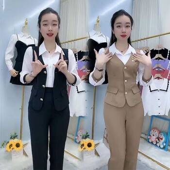 New Fake Two-Piece Shirt and Pants Set 2024 Autumn Stylish Age-Reducing Waist-Slimming Top Set