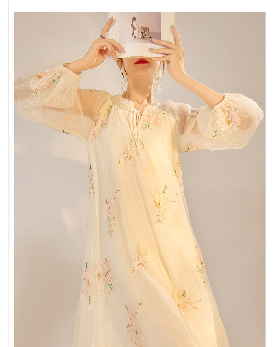 Đầm maxi nữ dài tay họa tiết hoa thêu dáng xòe rộng — Màu mơ