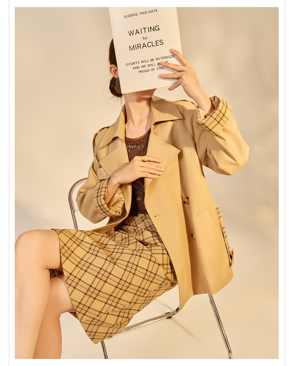 Bộ áo khoác gió dáng dài cổ bẻ phối chân váy midi kẻ caro — Chân váy kẻ caro (giao hàng trong 7 ngày), Áo khoác gió (giao hàng trong 7 ngày), Bộ sản phẩm (giao hàng trong 7 ngày)