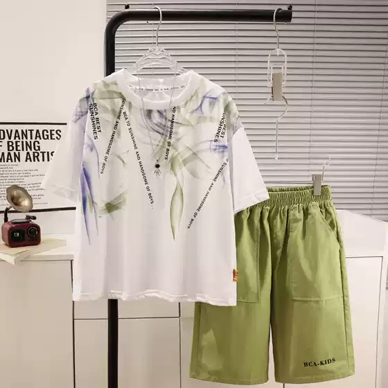 2026 Summer New Style Fresh and Breezy Green Plant Print Short-Sleeved T-Shirt + Military Green Work Shorts Set for Older Children