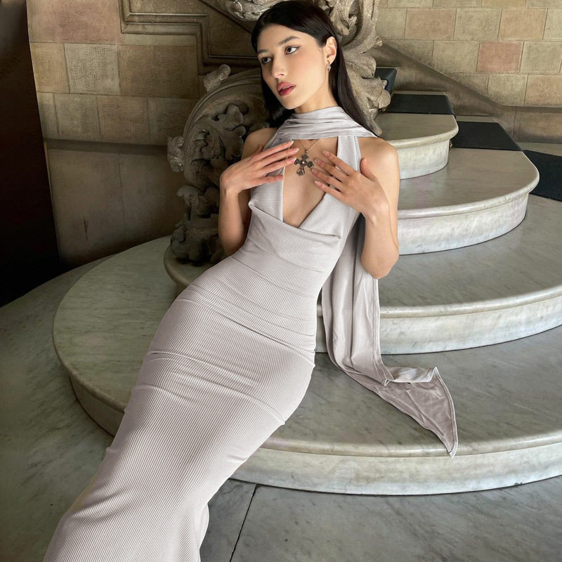 Elegant Halter Neck Bodycon Dress Slim Fit Flowing Ribbons High Quality Fabric Evening Wear Cocktail Parties OEM