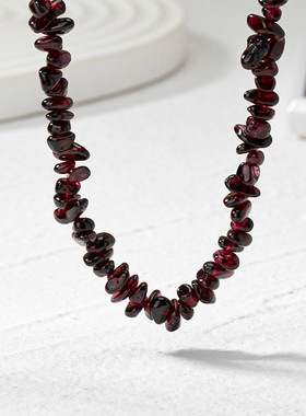 法式复古酒红色不规则天然碎石项链女小众设计优雅气质石榴锁骨链