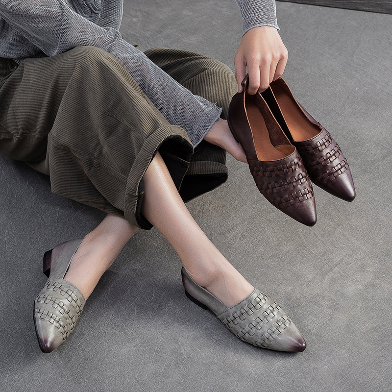 Giày Bệt Nữ Chất Liệu Da Bò Mũi Nhọn Hàng Mùa Xuân Thu Đông Phục Cổ Cổ Điển