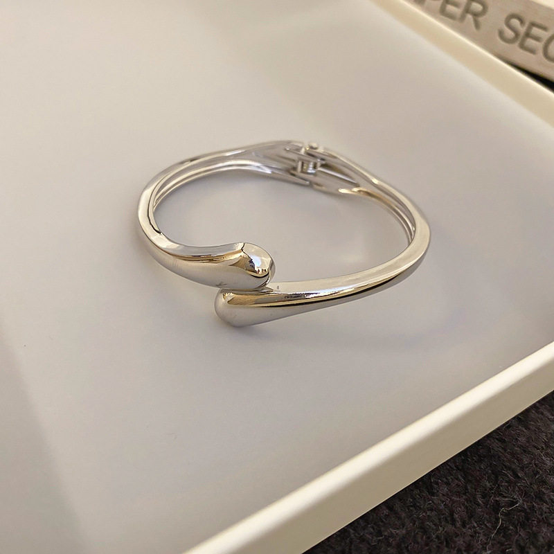 欧美跨境简约时尚手镯臂环小众冷淡风气质手环高级感百搭手饰批发