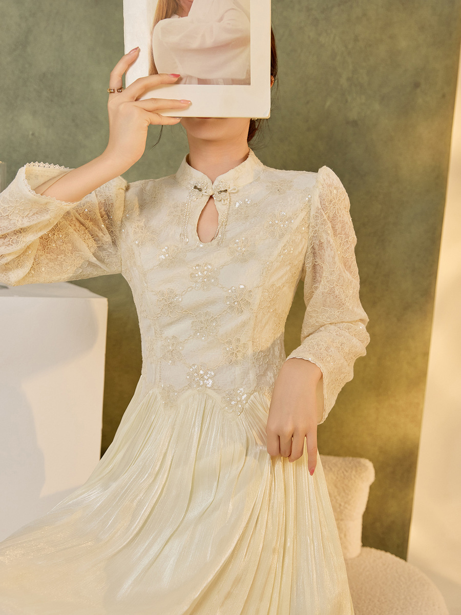 Đầm dài tay thêu hoa cổ đứng thắt eo nữ tính — mơ