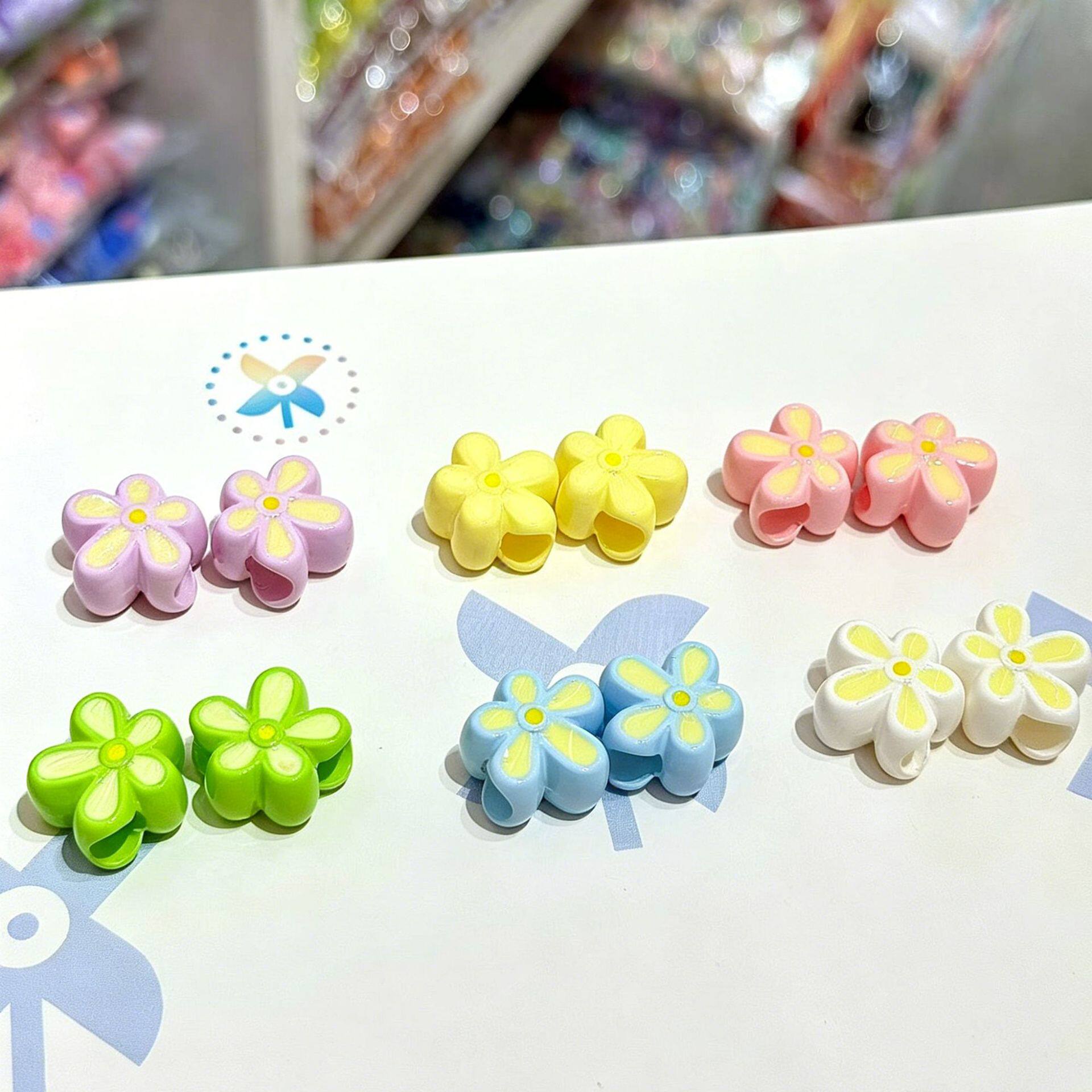 ลูกปัดอะคริลิกทรงดอกไม้ห้ากลีบ รูใหญ่ 16 มม. ลูกปัดรูตรง งาน DIY เครื่องประดับ สร้อยข้อมือ สายโทรศัพท์ ยางรัดผม เครื่องประดับลูกปัด