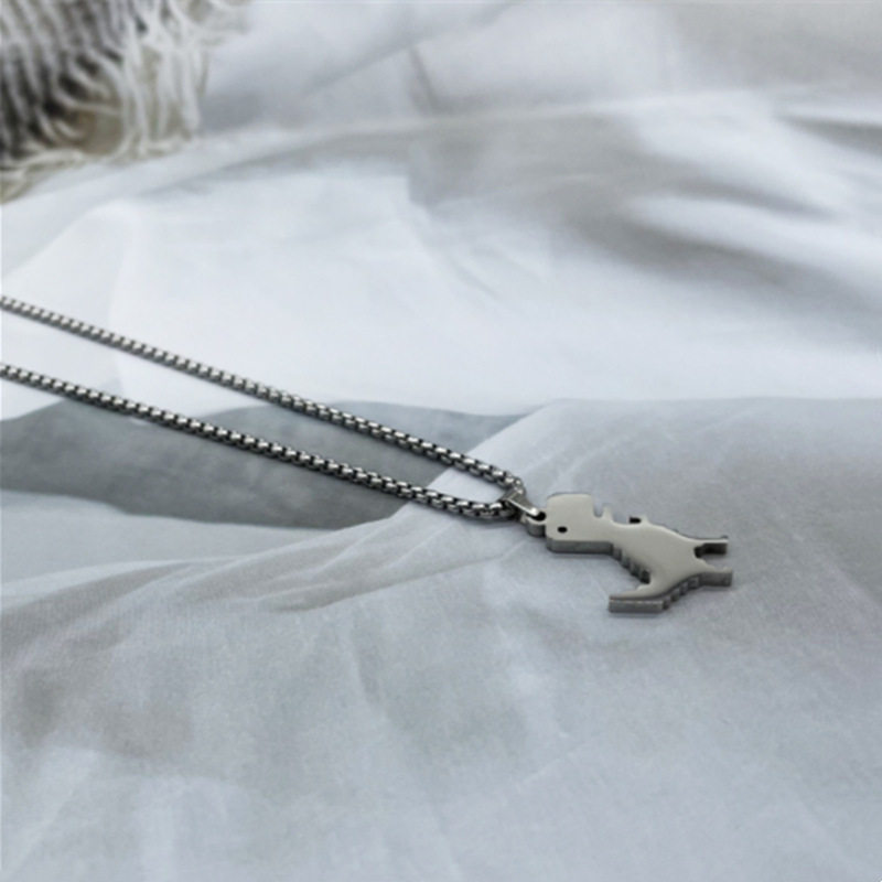 New necklace men's small dinosaur pendant ins hip hop fashion brand pendant summer niche design fashion pendant chain