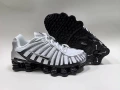 Pillar off-white black