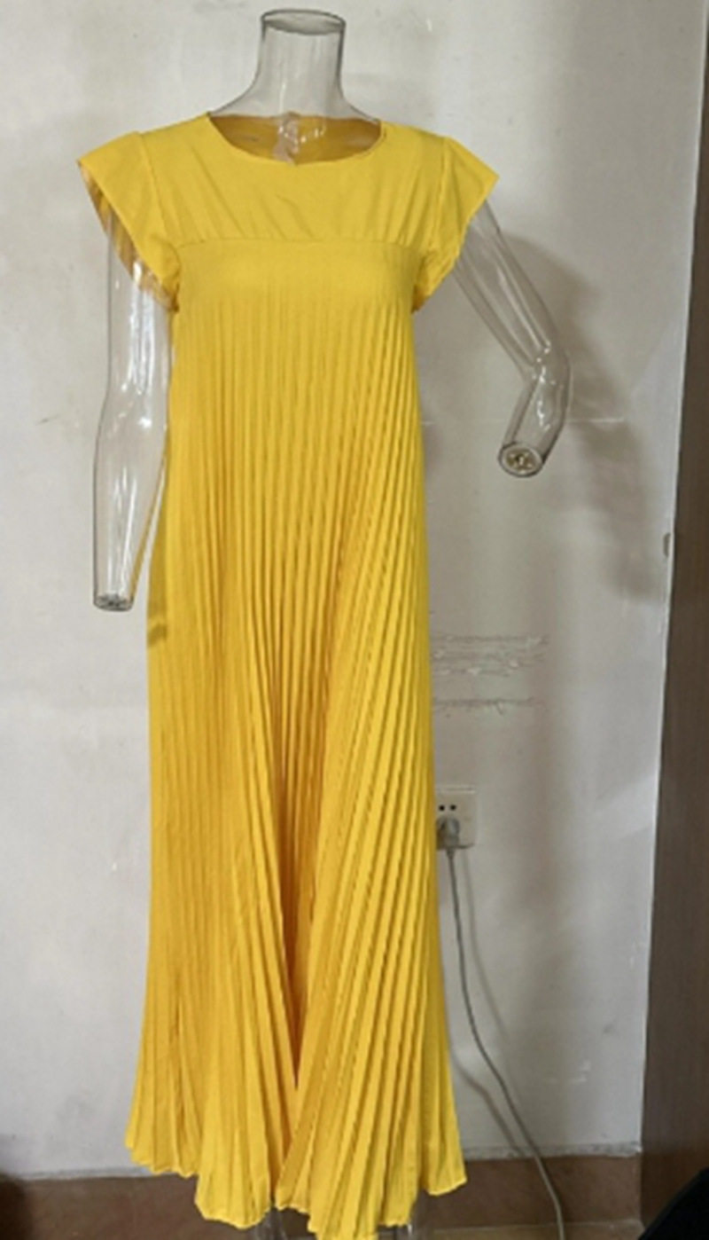 Sleeveless Pleated Dress Round Neck Fashionable Autumn Winter Style Perfect for Casual or Formal Occasions