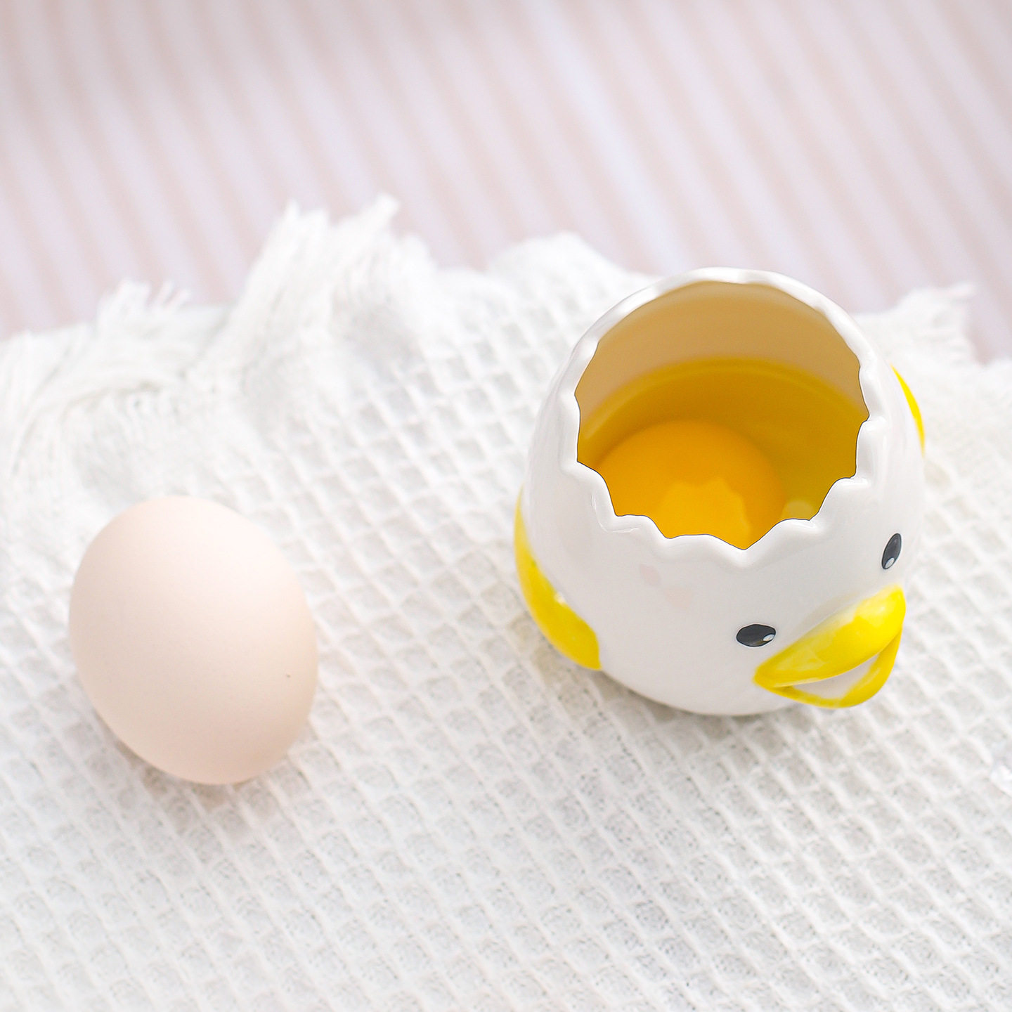 Cute Ceramic Egg Yolk and Egg White Separator Household Small Egg Separation Creative Hand-Painted Card Filter Utensils Wholesale